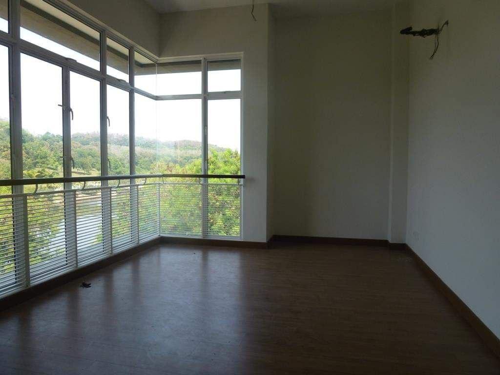 SEMI D VILLA LAKE VIEW DESIRAN BAYU PRECINCT 16 - photo 7