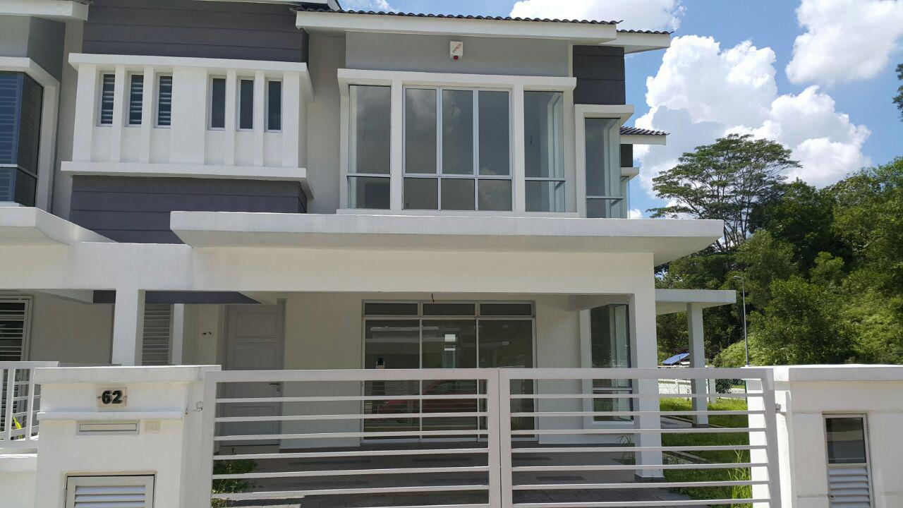 CORNER TWO STOREY TERRACE U11