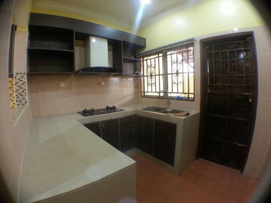 Cornerlot 2sty SemiD Renovated Bdr Putra Permai - photo 4