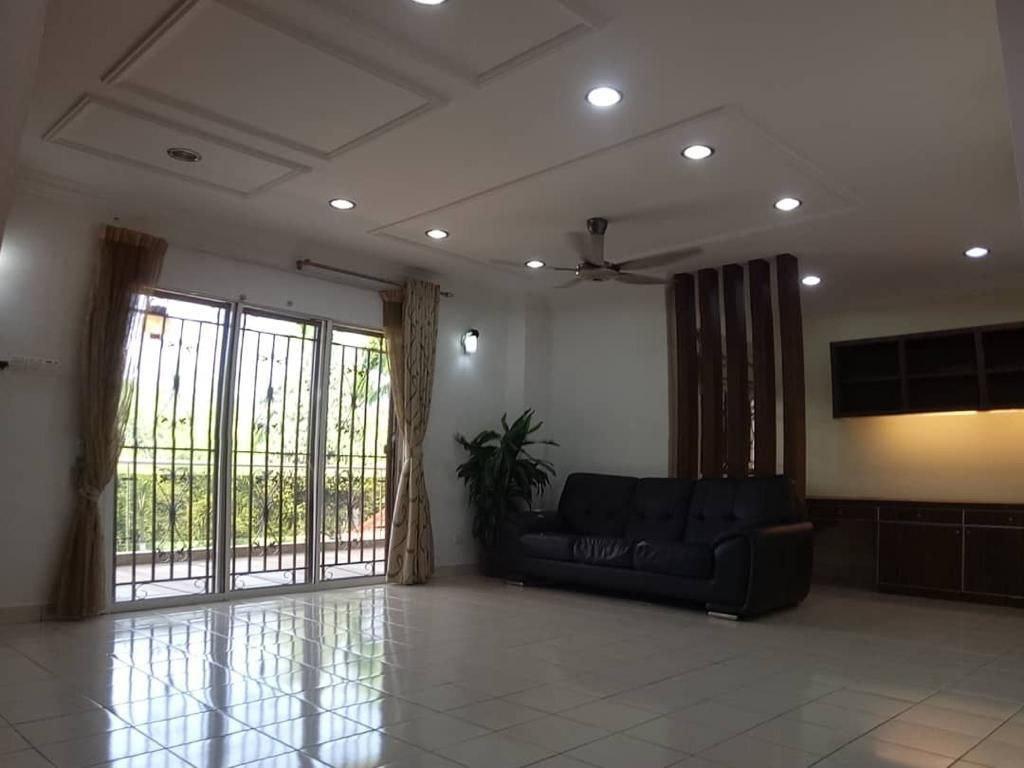 Cornerlot 2sty SemiD Renovated Bdr Putra Permai - photo 7