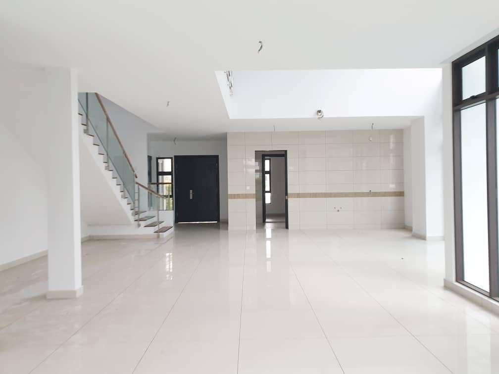 FREEHOLD Fera 3 Storey TWINVILLA PRECINCT 8 PUTRAJ - photo 2