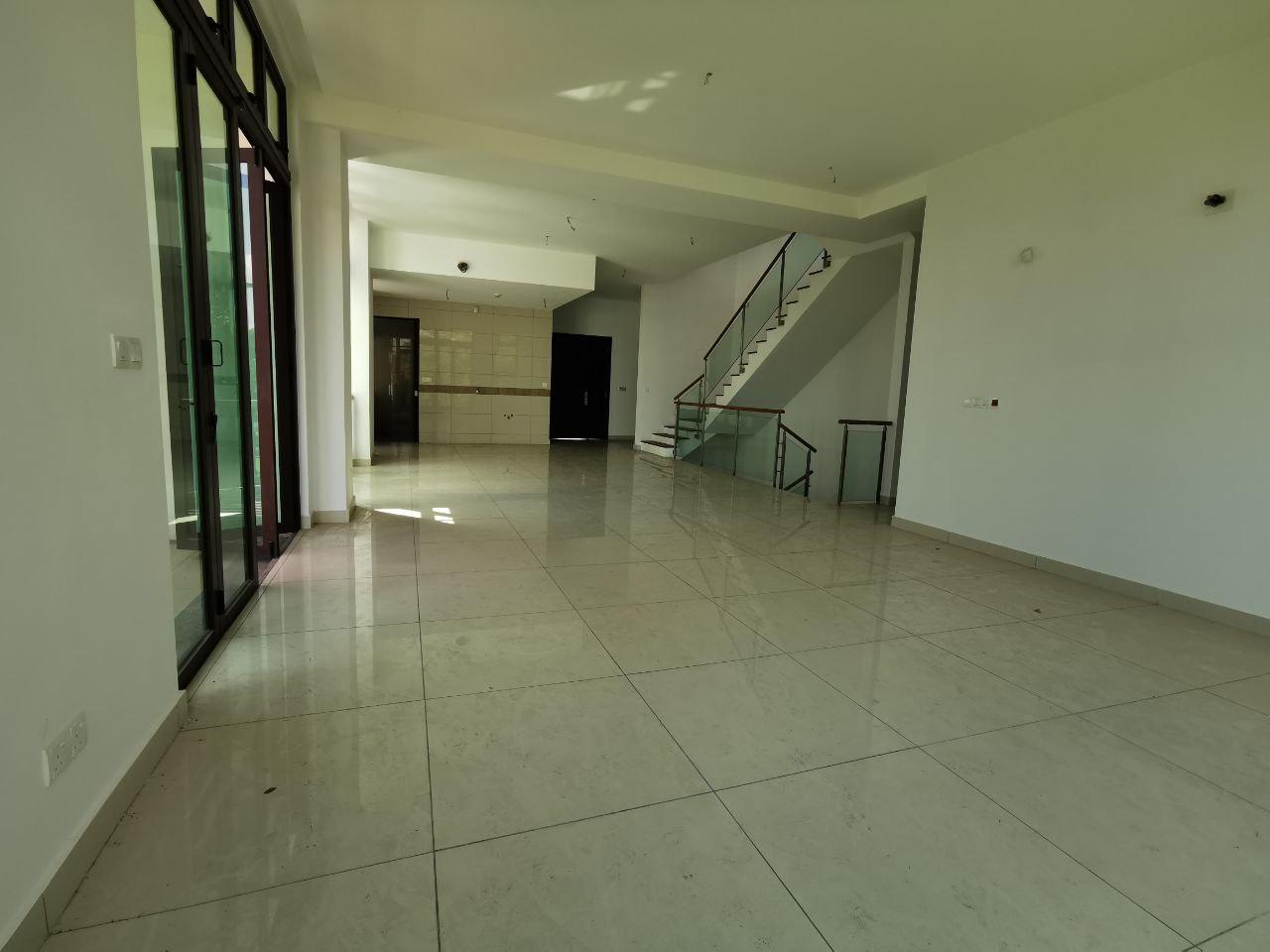 FREEHOLD Fera Twinvilla 3 Storey Villa FACING LAKE - photo 13