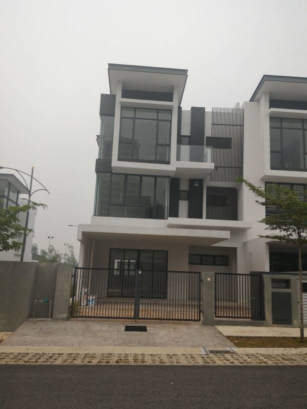 3STY SUPERLINK, MUTIARA VILLA, KAJANG - photo 1