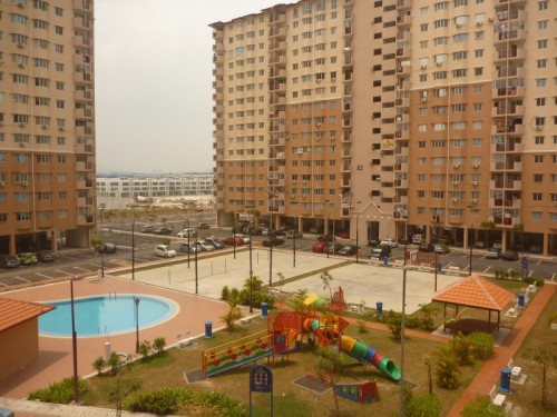 APARTMENT DAMAI, SUBANG BESTARI, SEKSYEN U4, Shah