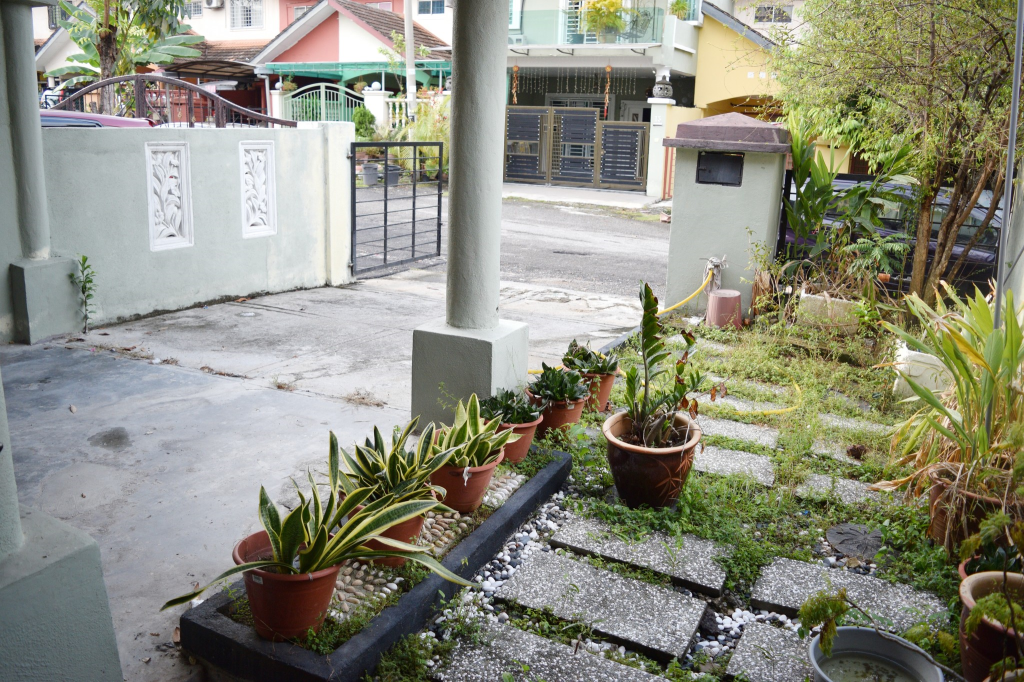 TWO AND HALF STOREY HOUSE  TAMAN DESA KARUNMAS - photo 7