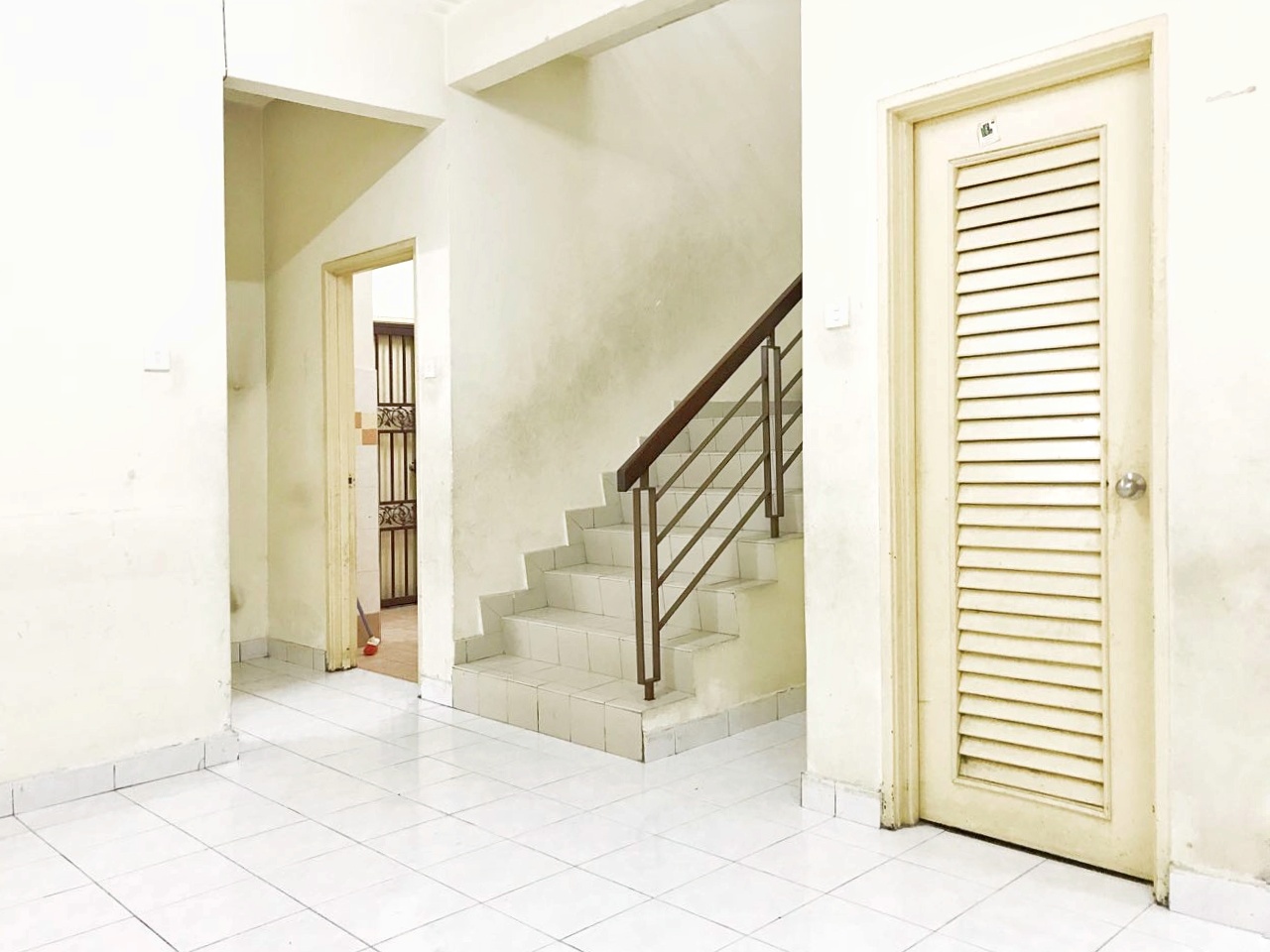 2 STOREY TAMAN BUKIT SUBANG - photo 3