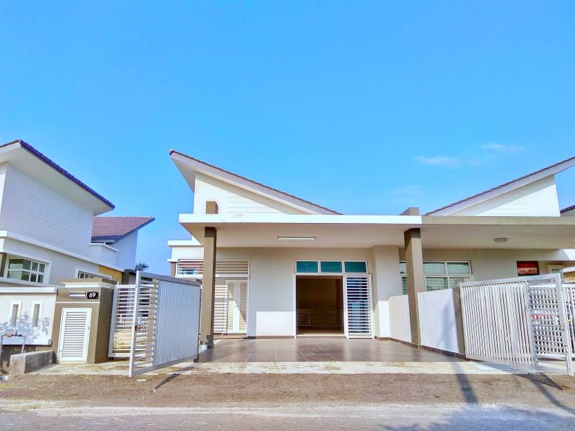 STOREY SEMI D TAMAN TUNKU JAAFAR SEREMBAN