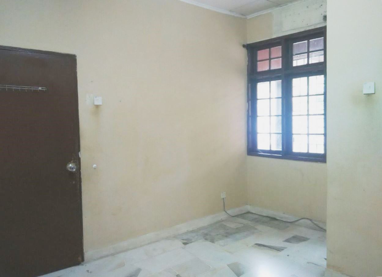 SINGLE STOREY INTERMEDIATE SEKSYEN 11 SHAH ALAM - photo 4