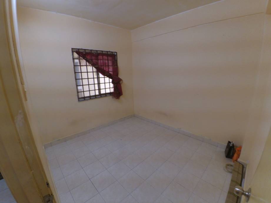 SRI GOTONG APARTMENT, BATU CAVES - photo 4