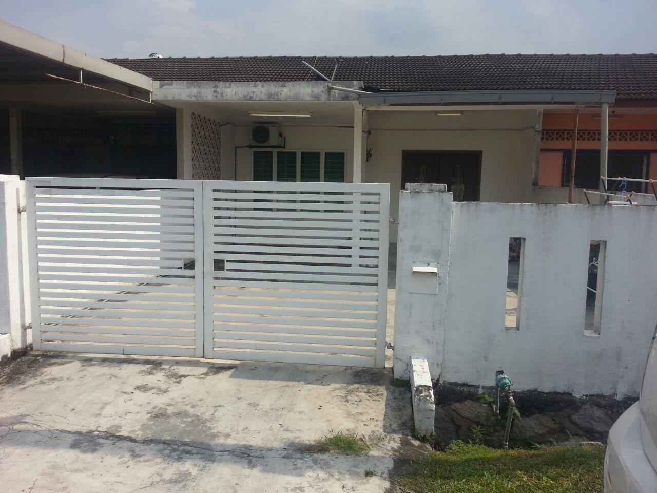 Single Storey Terrace House Taman Ehsan, Kepong - photo 1