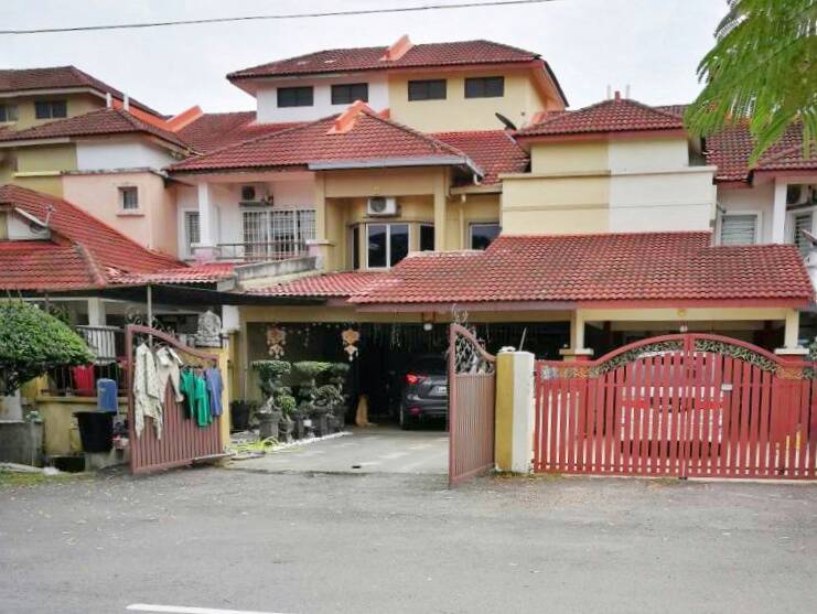 2 and half STOREY TAMAN PUCHONG HARTAMAS