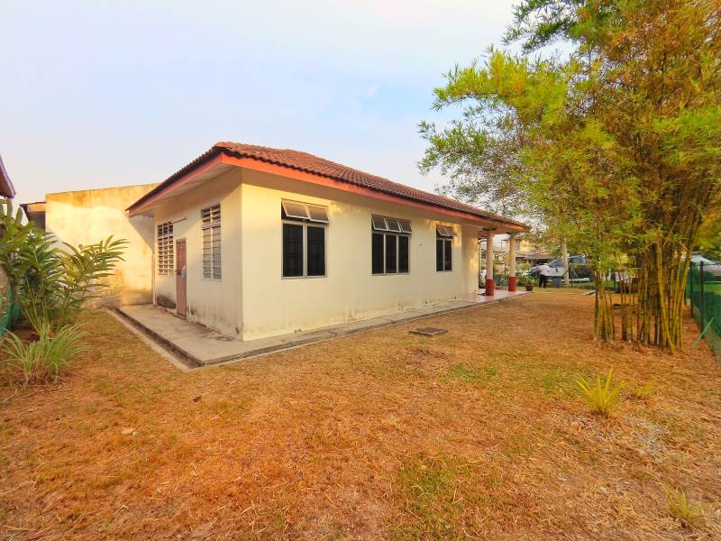 1 STOREY SEMI D CORNER UNIT TAMAN DAHLIA - photo 6