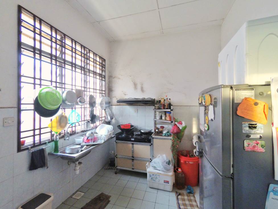 1 STOREY SEMI D CORNER UNIT TAMAN DAHLIA - photo 3