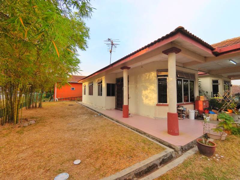 1 STOREY SEMI D CORNER UNIT TAMAN DAHLIA