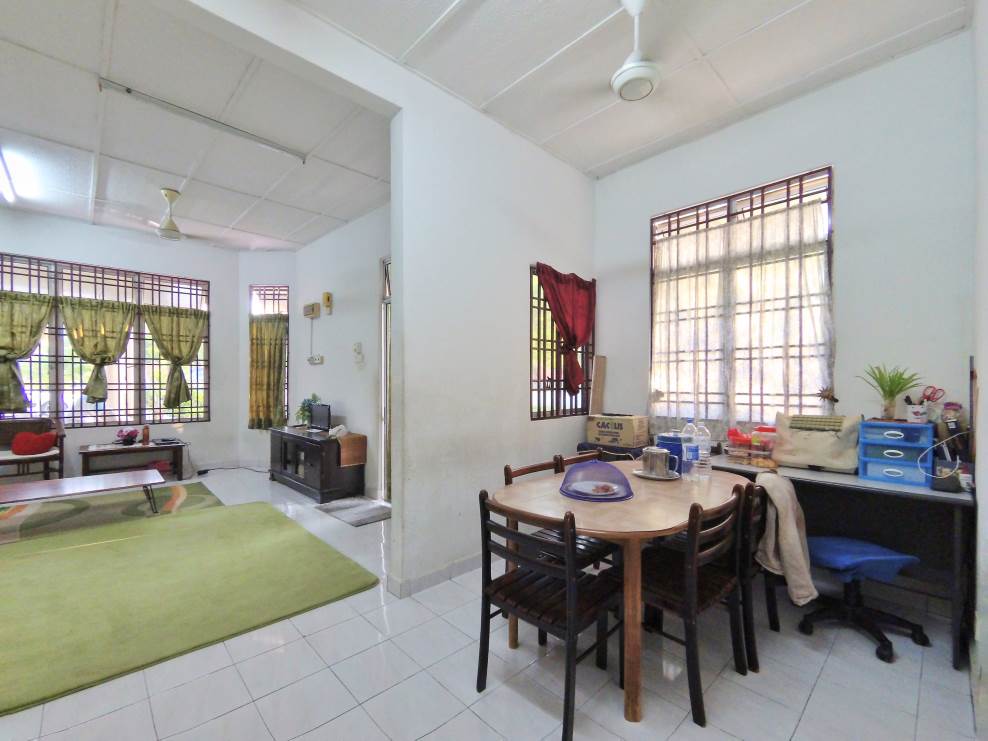 1 STOREY SEMI D CORNER UNIT TAMAN DAHLIA - photo 5