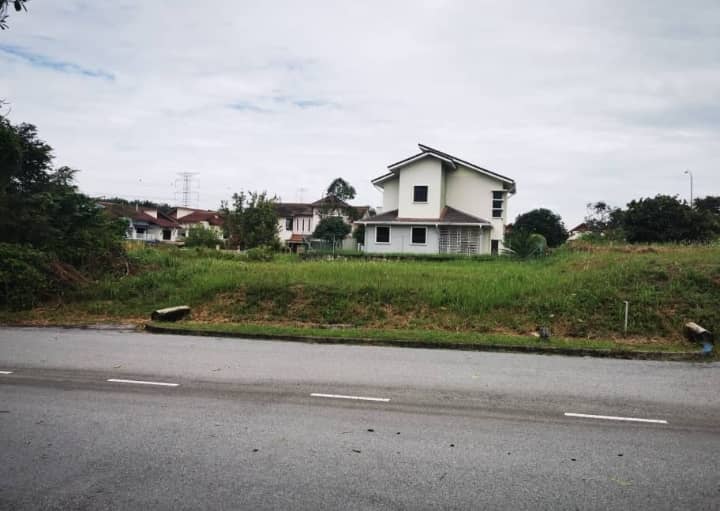 Enstek Nilai Bungalow Lot Jentayu - photo 2