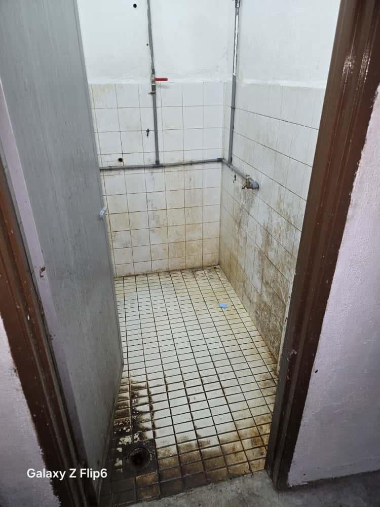Simpang Ampat Shop house for rent can use as hostl - photo 5