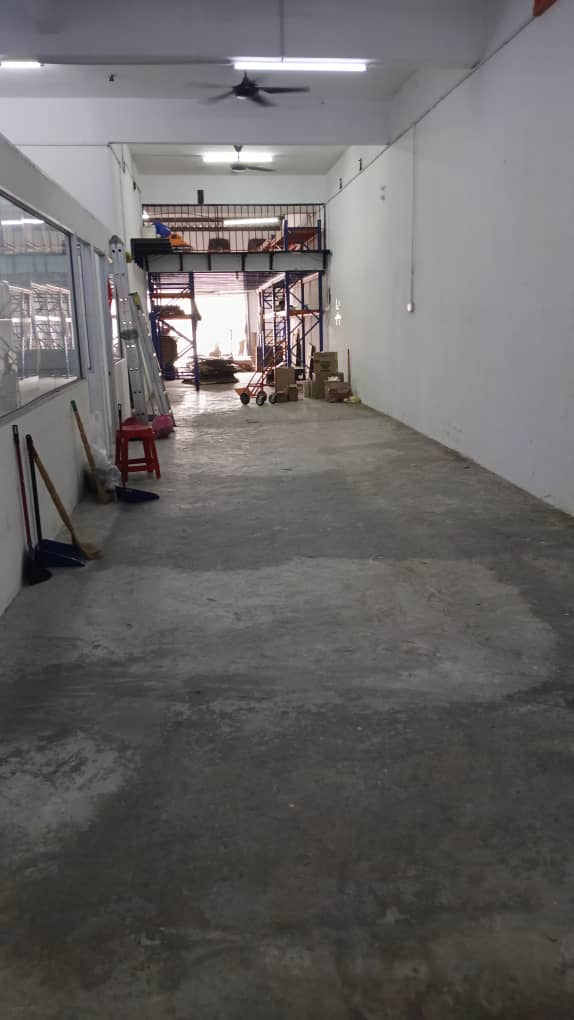 COMMERCIAL SPACE FOR RENT - photo 2