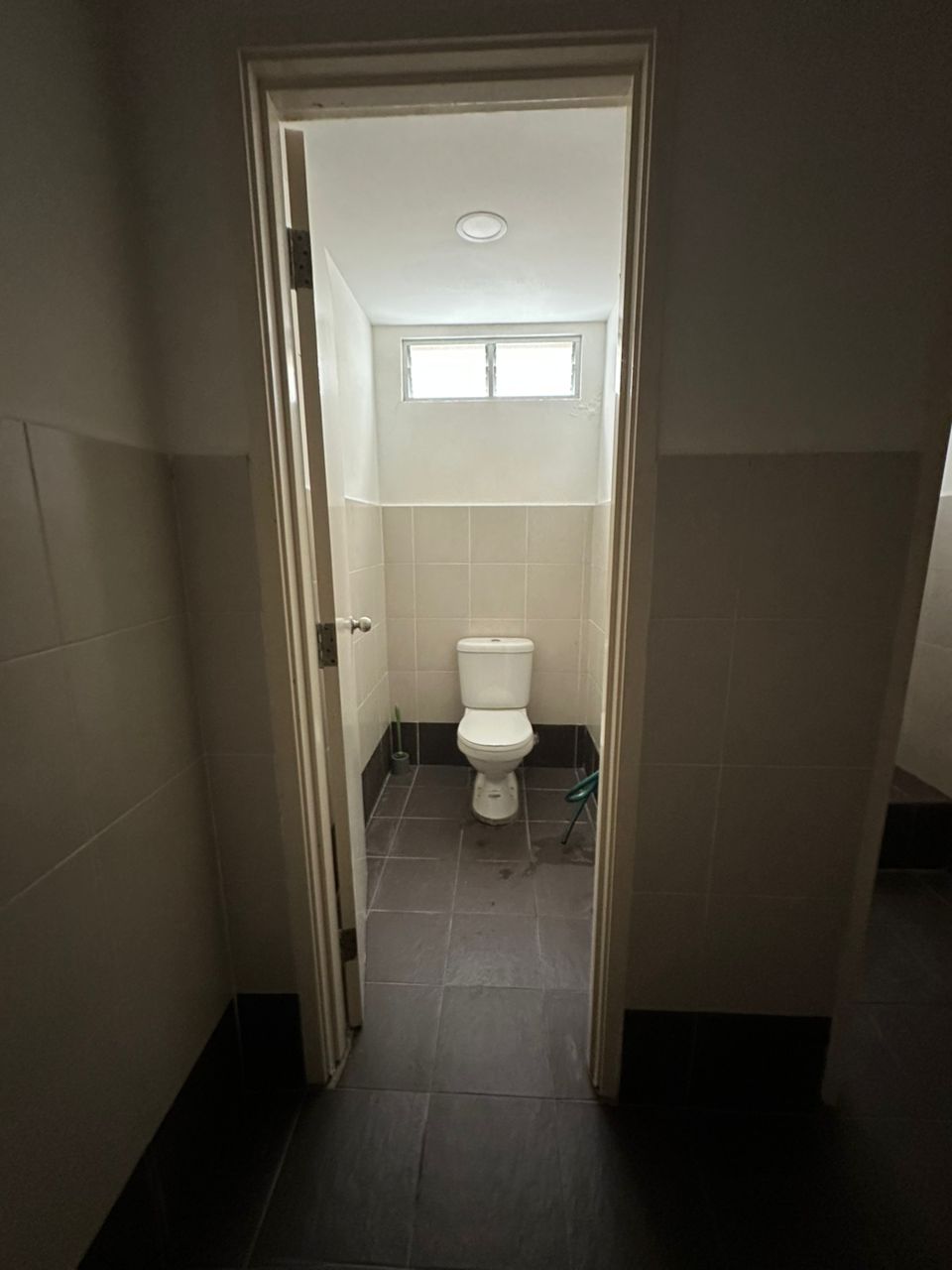 Elite Avenue Renovated unit - photo 2
