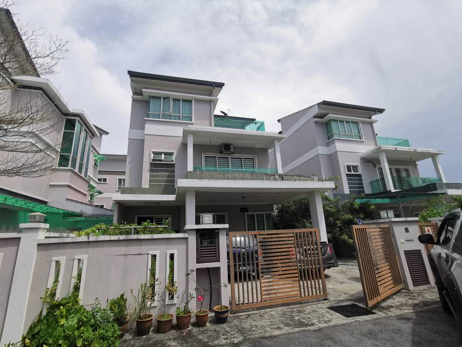 TAMAN DESA MERINGIN, KAJANG - photo 2