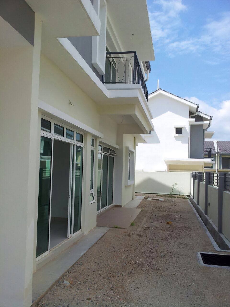 Taman Anggerik Villa - photo 3