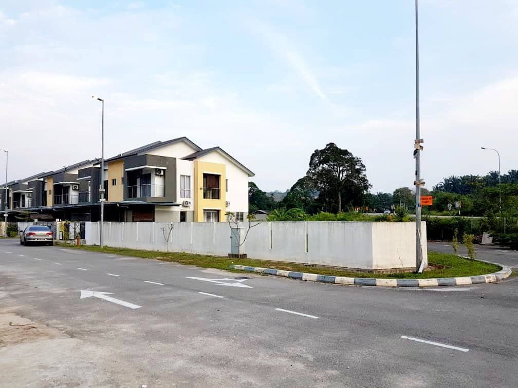 Taman Delima Jaya Dengkil - photo 3