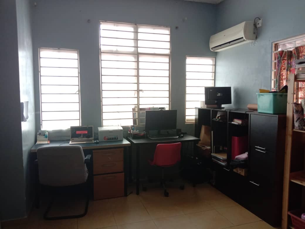 CORNER LOT RENOVATED 2 STOREY BANDAR PUNCAK ALAM - photo 2