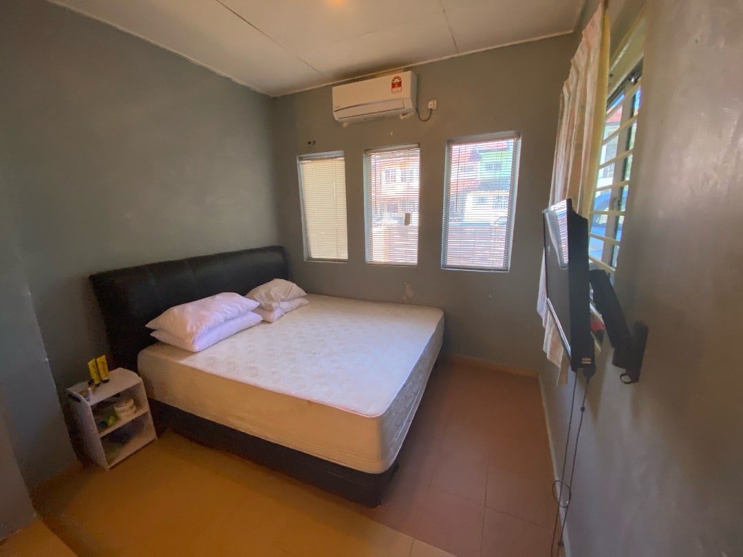 CORNER LOT RENOVATED 2 STOREY BANDAR PUNCAK ALAM - photo 8