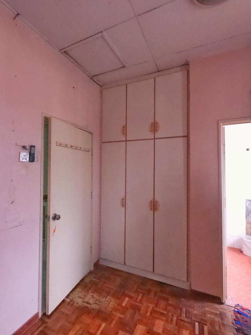 DOUBLE STOREY HOUSE IN TAMAN TTDI JAYA 2 - photo 2