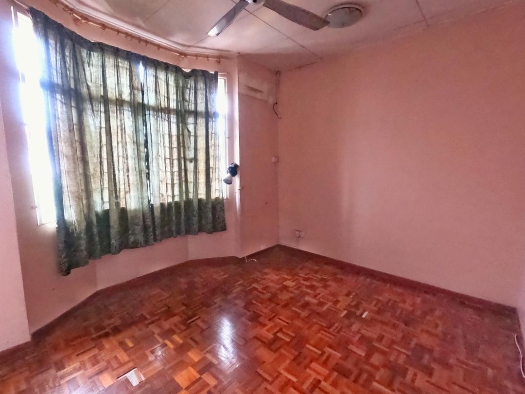 DOUBLE STOREY HOUSE IN TAMAN TTDI JAYA 2 - photo 4