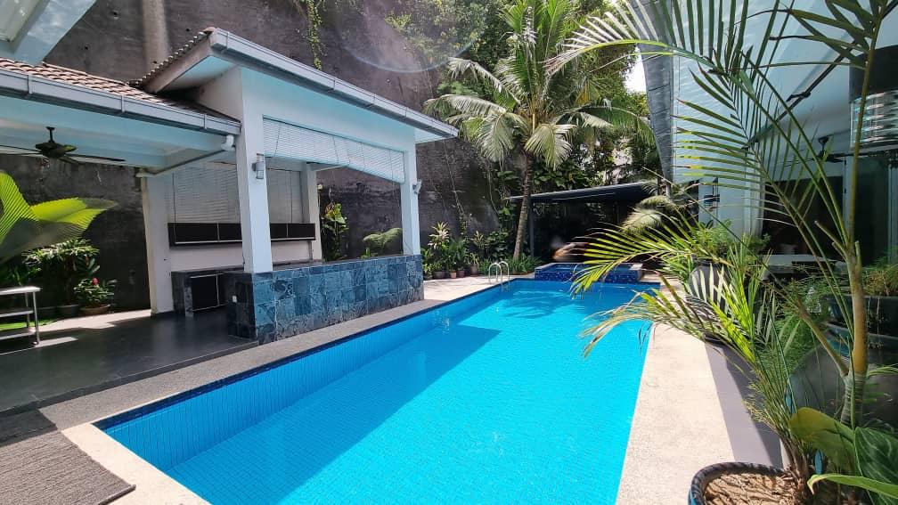 Huge double storey Bangalow KGSAAS Seksyen 13 - photo 2