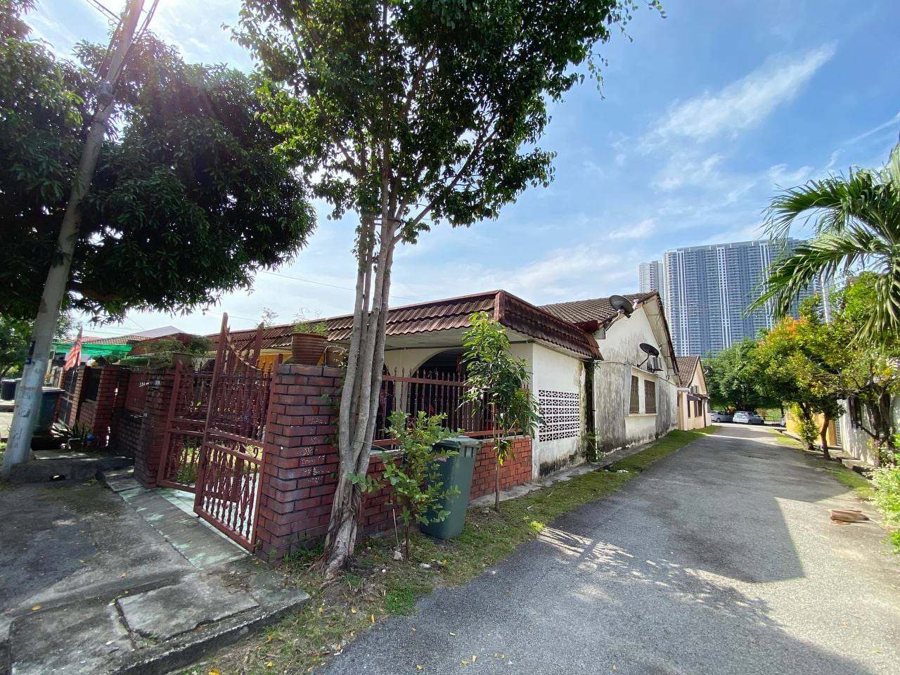 END LOT  SINGLE STOREY TERRACE TAMAN SRI SEGAMBUT - photo 3