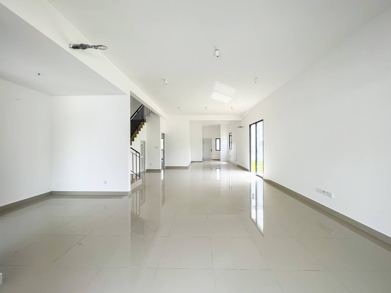 DOUBLE STY CORNER LOT SEJATI LAKESIDDE CYBERJAYA - photo 2