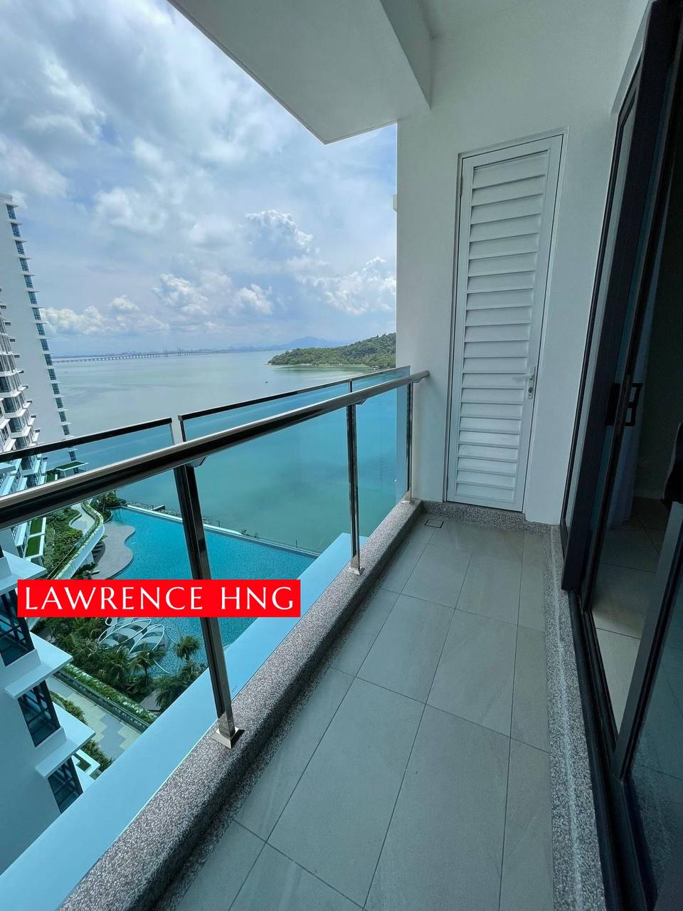 Q2 Queens Residence Near Queensbay For Rent - photo 9