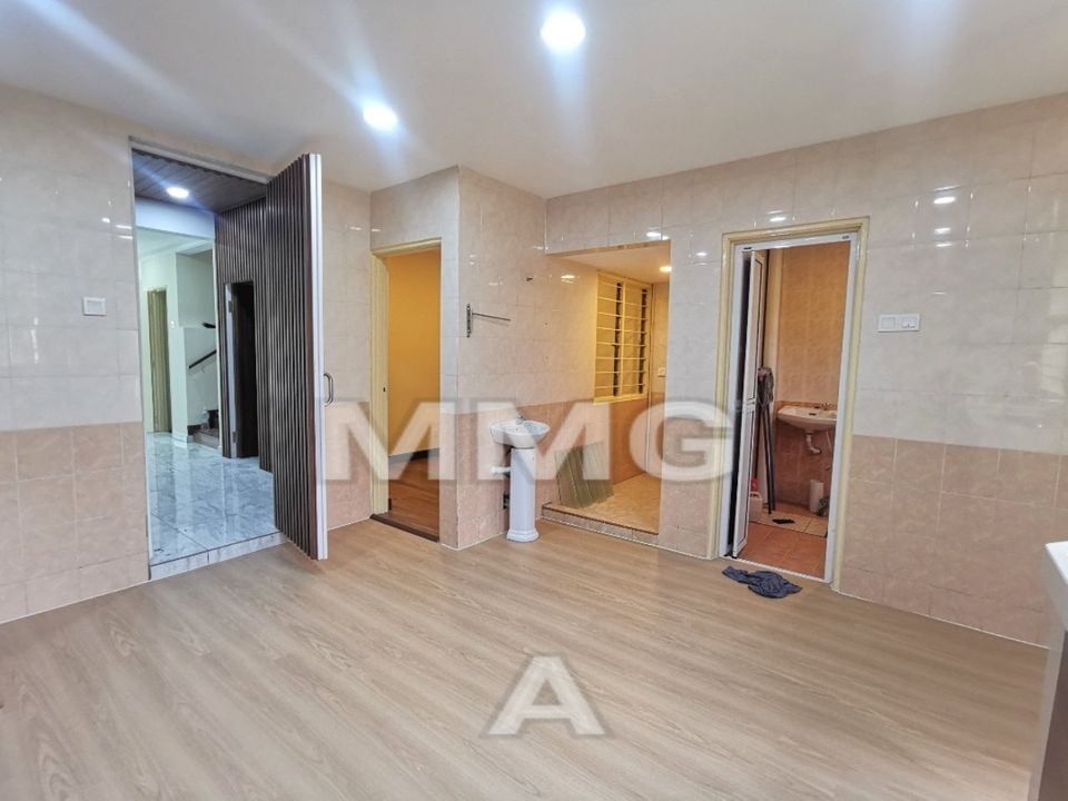 Fully Extended 2sty Bandar Botanic Klang Renovated - photo 4