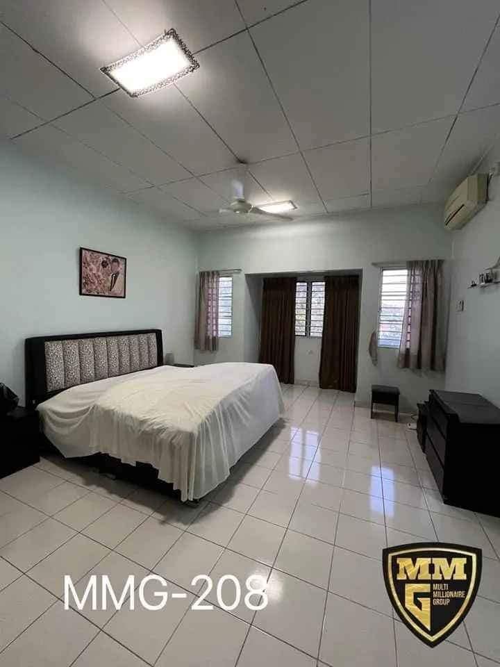 Renovated 22x75sf 2sty Bandar Puteri Klang - photo 3
