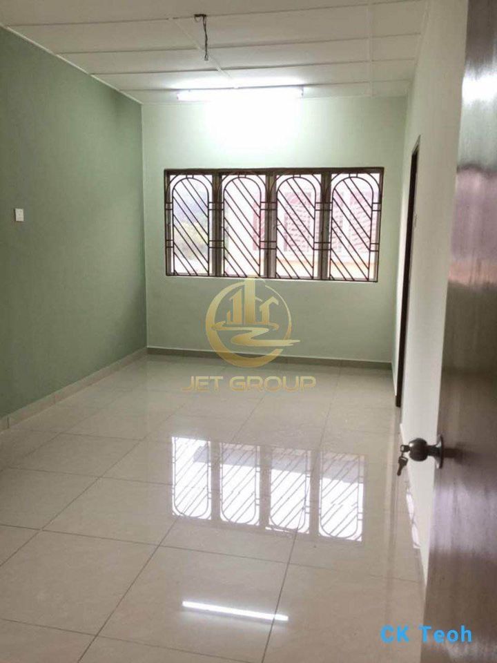 2 Sty Taman Sentosa Good Condition - photo 2