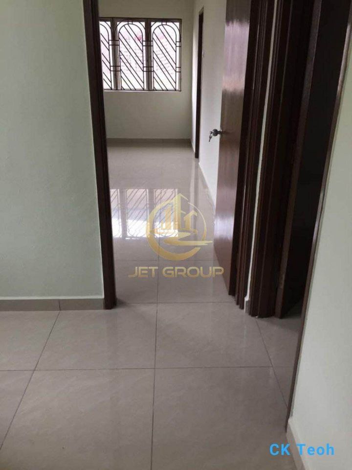 2 Sty Taman Sentosa Good Condition - photo 4