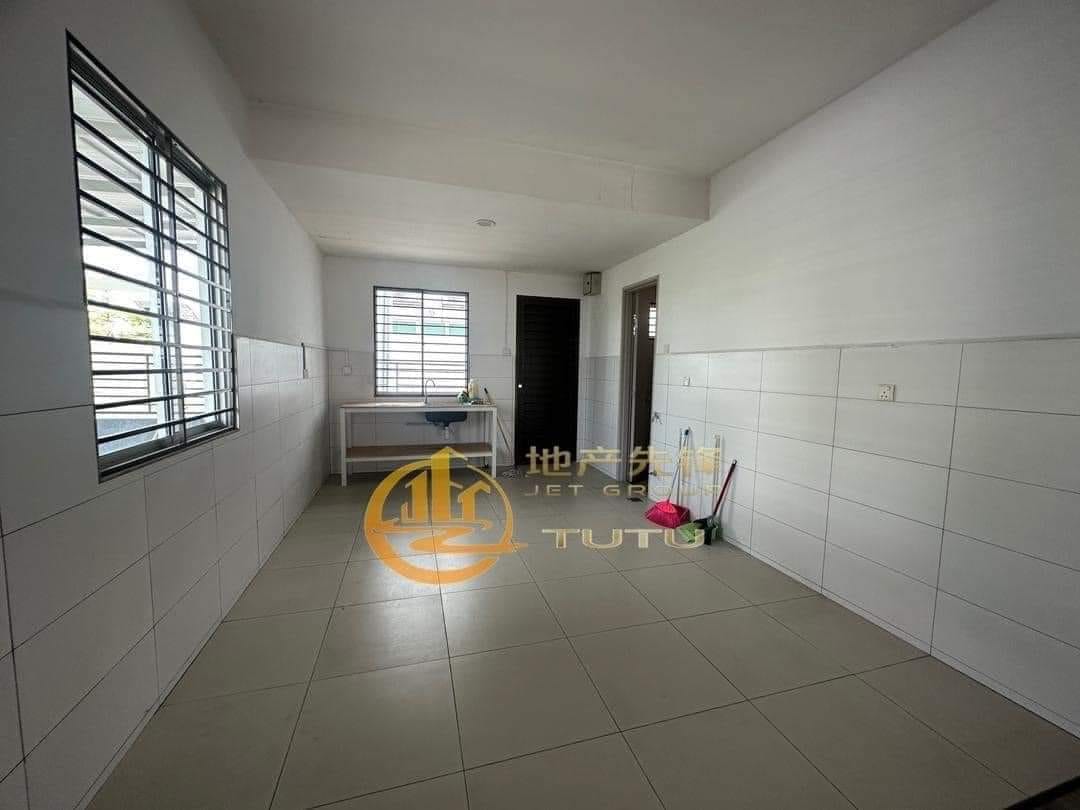 Corner 3 Sty Bandar Botanic Fully Renovated - photo 2