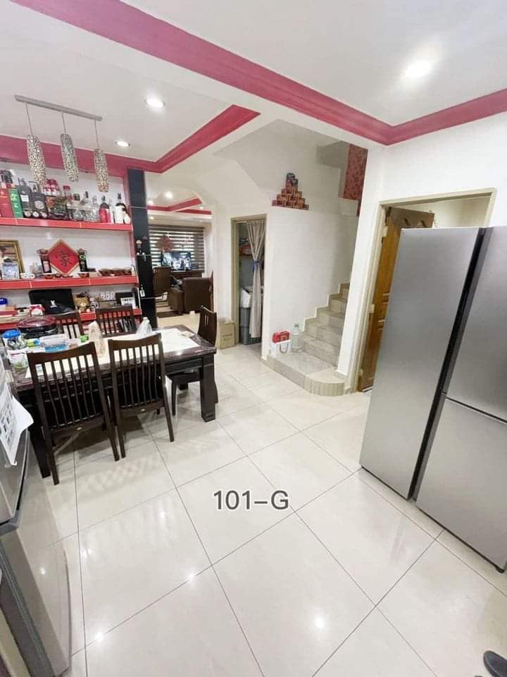2 Sty Bukit Raja Renovated Gated Guraded Good Cond - photo 2