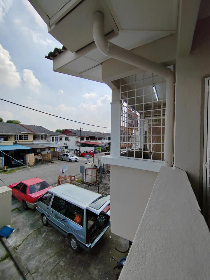 Sentosa Townhouse Newly Paint Move In Condition - photo 8