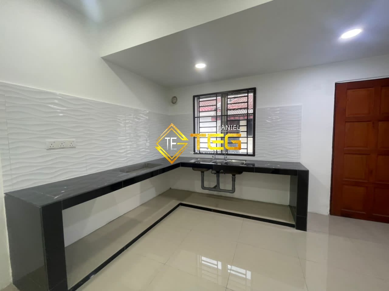 1 Sty Taman Sentosa Fully Reno Move In Condition - photo 3