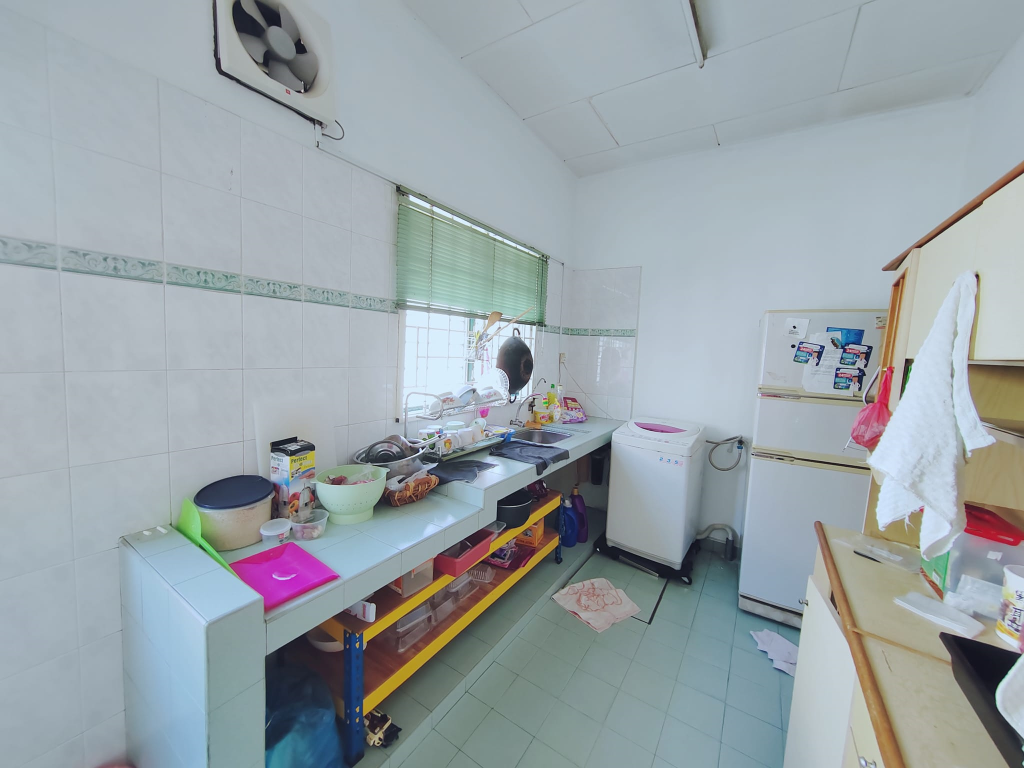 2 Sty Southern Park Taman Selatan Full Furnished - photo 3
