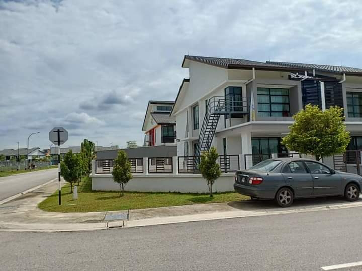  DOUBLE STOREY TERRACE GETA BANDAR BUKIT RAJA - CORNER UNIT - photo 1
