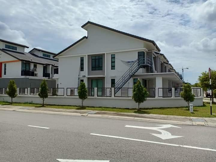  DOUBLE STOREY TERRACE GETA BANDAR BUKIT RAJA - CORNER UNIT - photo 2