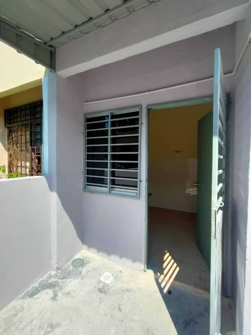 BUKIT SENTOSA 2 STOREY, BUKIT BERUNTUNG, RAWANG - photo 2