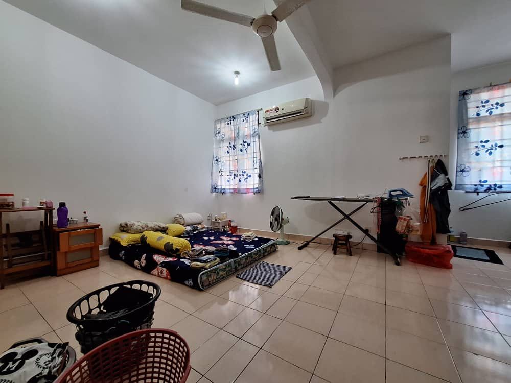 Bandar Putra Permai, Taman Equine, Seri Kembangan - photo 8