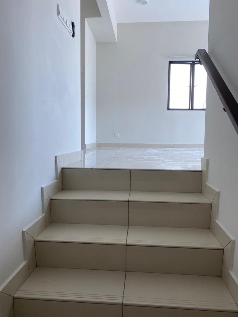 Elegan Townhouse, Taman Putra Perdana, Puchong - photo 2