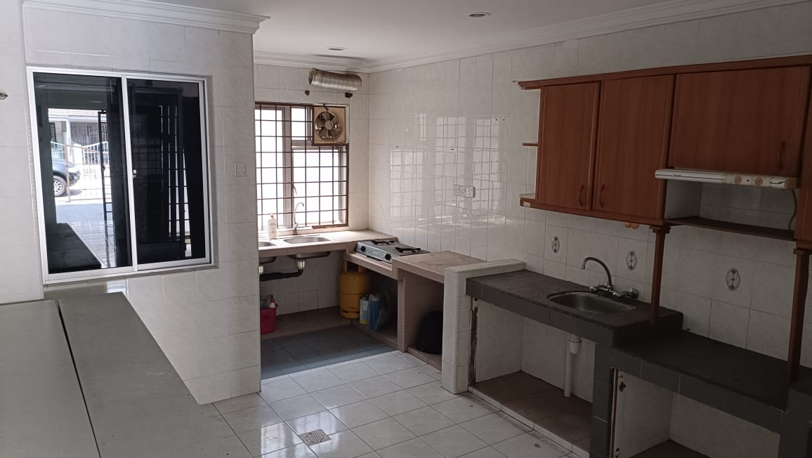 TAMAN PUCHONG UTAMA - photo 3