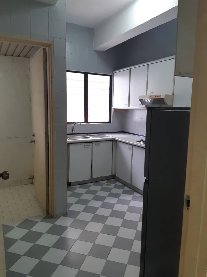 Villa Putra Freehold Huge Condo For Sale near PWTC - photo 10